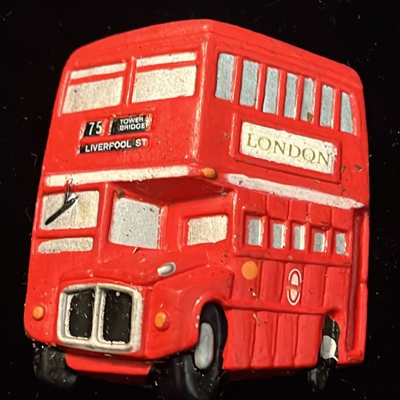 Magnets - Picture 11 of 16